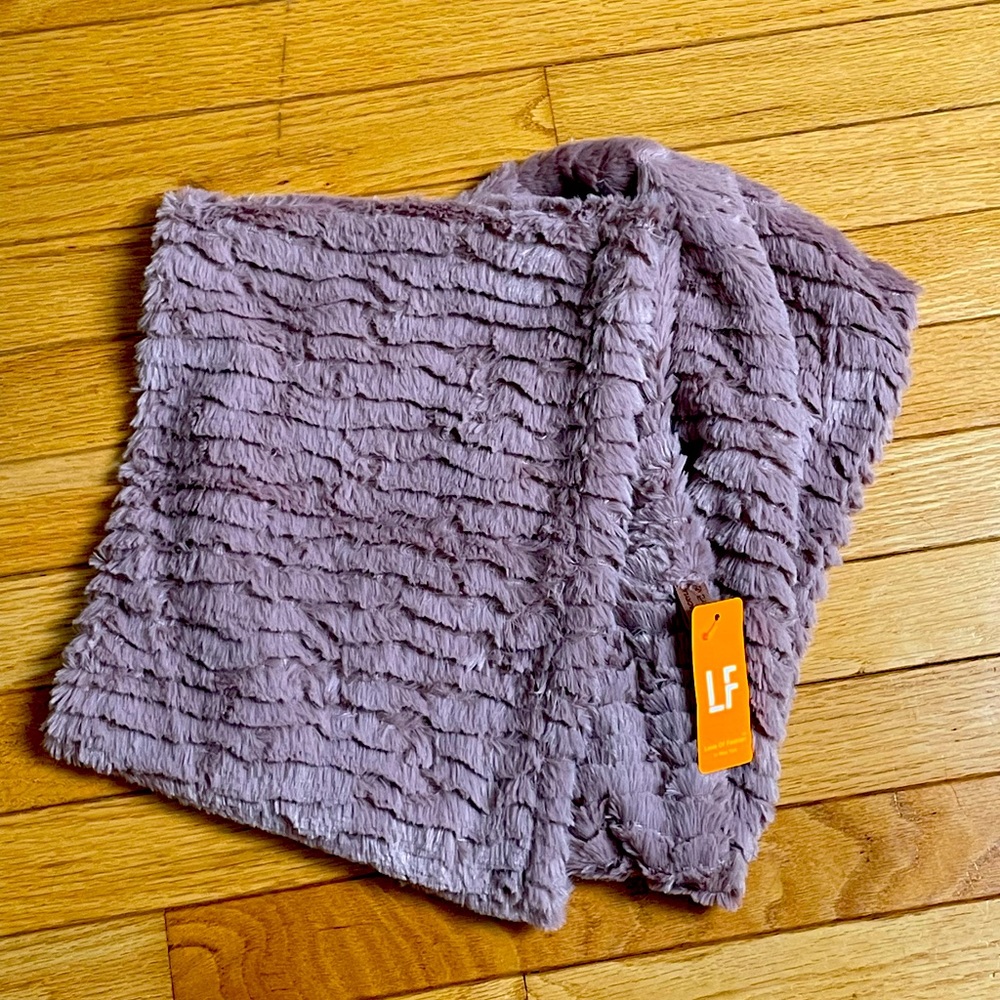 NWT Furry infinity scarf